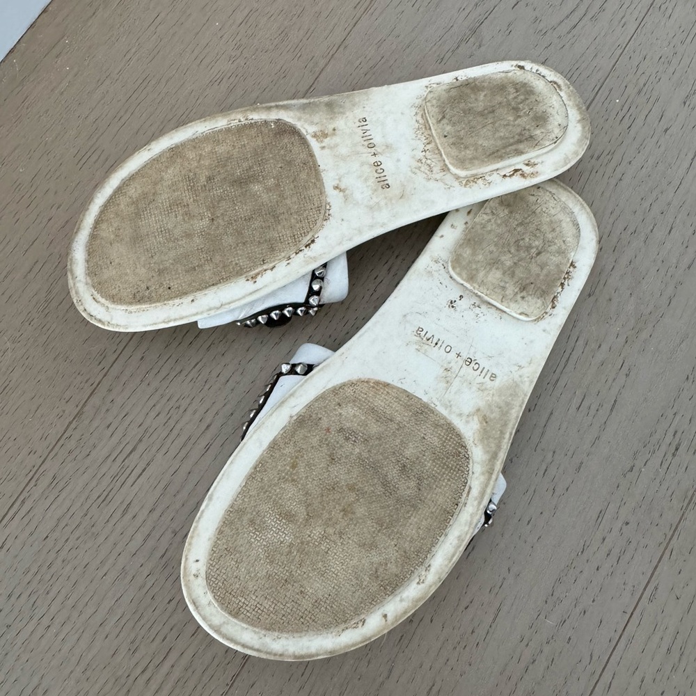 Alice + Olivia Tasha Pool Slides - Picture 5 of 6
